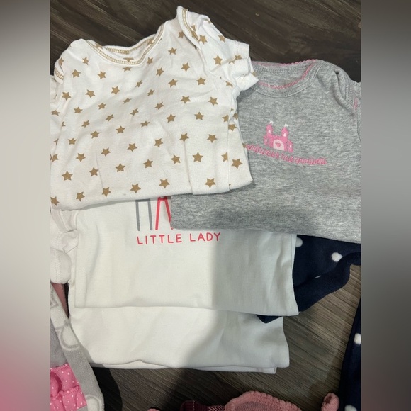 Baby Clothing Lot - Picture 10 of 10